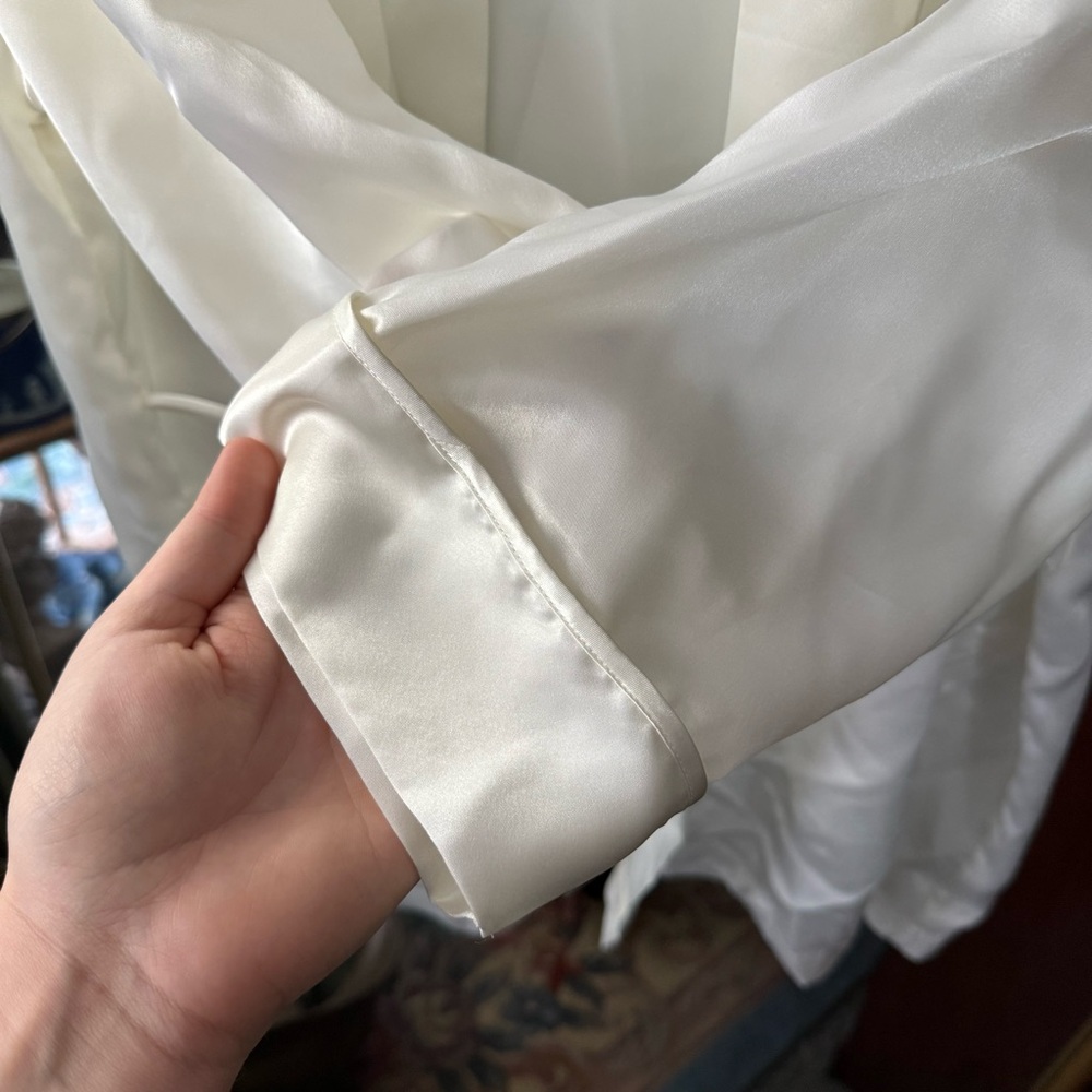 Victoria’s Secret White Satin Bridal Robe - Picture 6 of 7